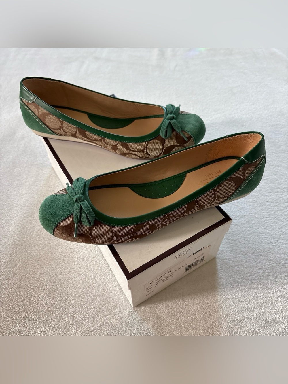 LIKE NEW/NEW Coach Tillie Green Tan Ballet Bow Flats Size 8.5
